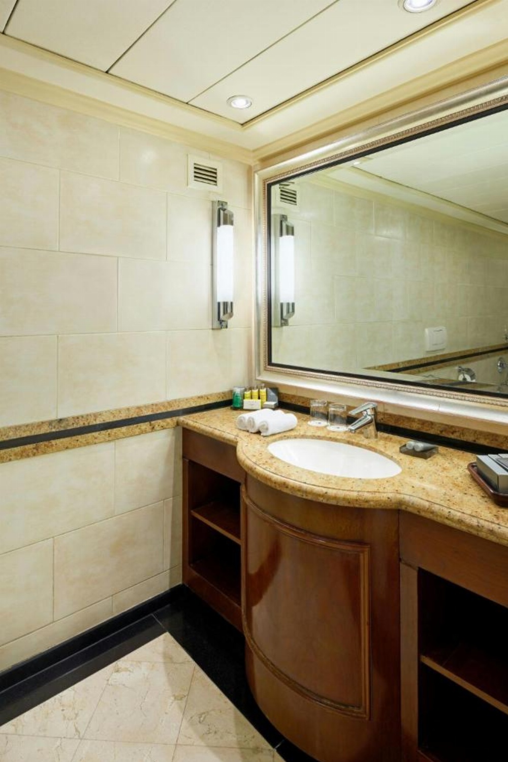 Cairo Marriott Hotel & Omar Khayyam Casino